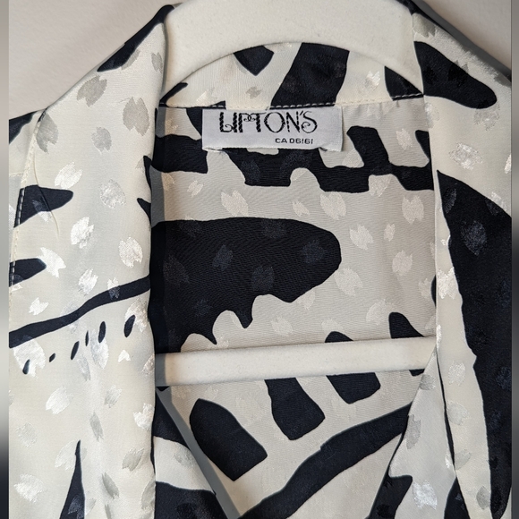 Vintage 80s blank/white funky print button up shirt sleeve blouse - Picture 5 of 7